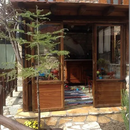 Гостевой дом μαγεμένο βουνό 4*