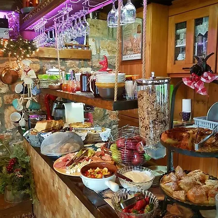 Pensión μαγεμένο βουνό Karpenísion