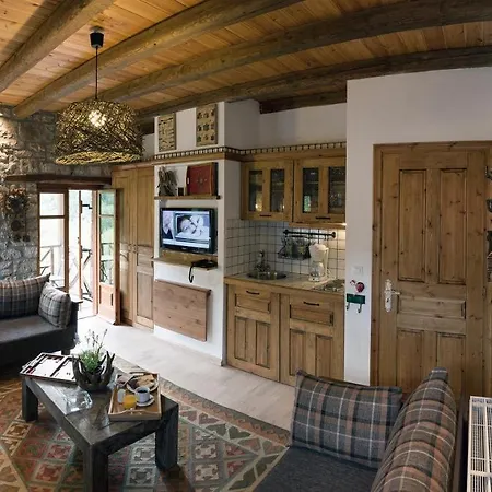 Pensión μαγεμένο βουνό 4*