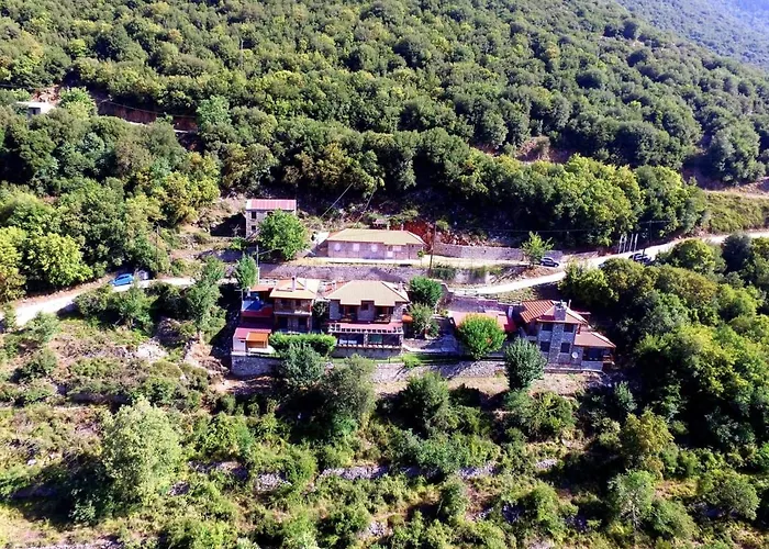 Gasthof μαγεμένο βουνό Karpenísion