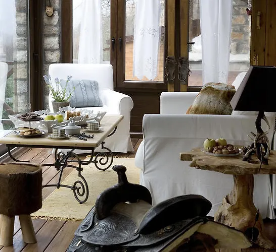 Pensionat μαγεμένο βουνό Karpenísion