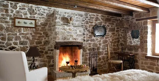 Gasthof μαγεμένο βουνό Karpenísion