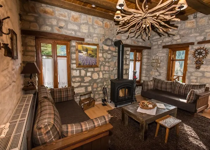 Pensionat μαγεμένο βουνό Karpenísion