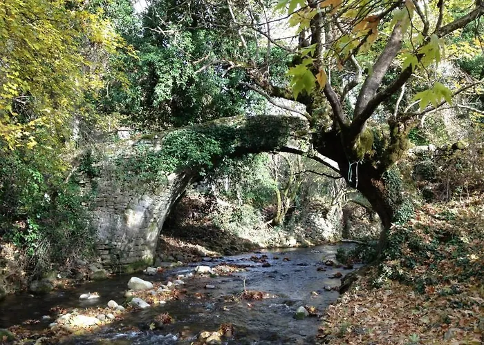 Pensionat μαγεμένο βουνό Karpenísion